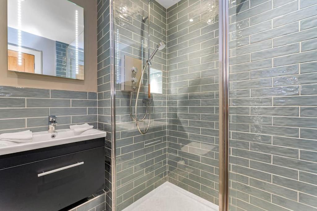 Boutique Modern Royal Mile Apartment Sleeps 4 Édimbourg Extérieur photo